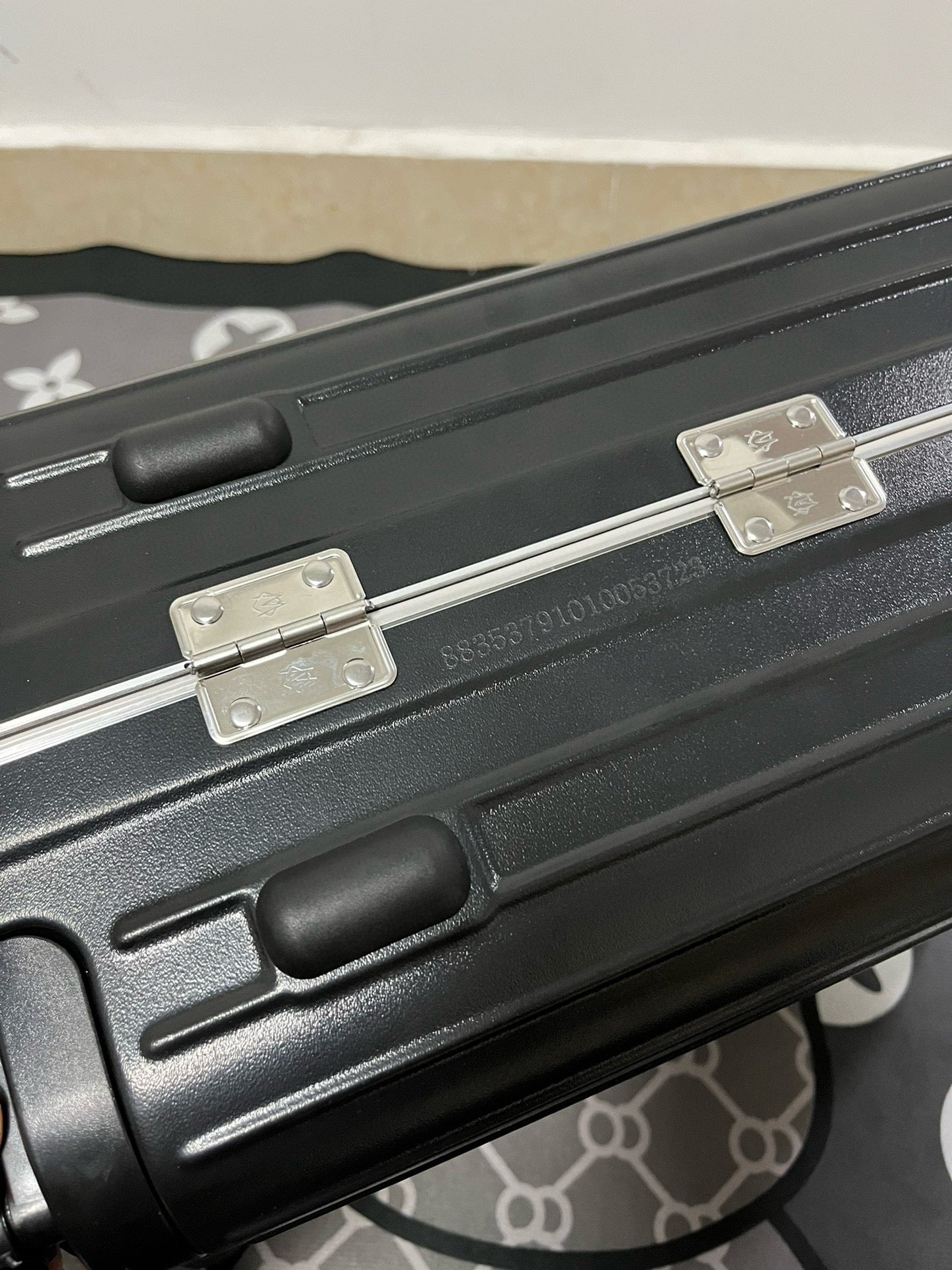 Rimowa Luggage Hybrid