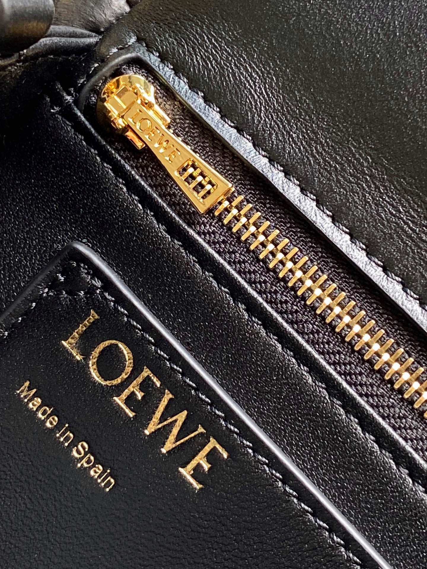 Loewe Goya Puffer