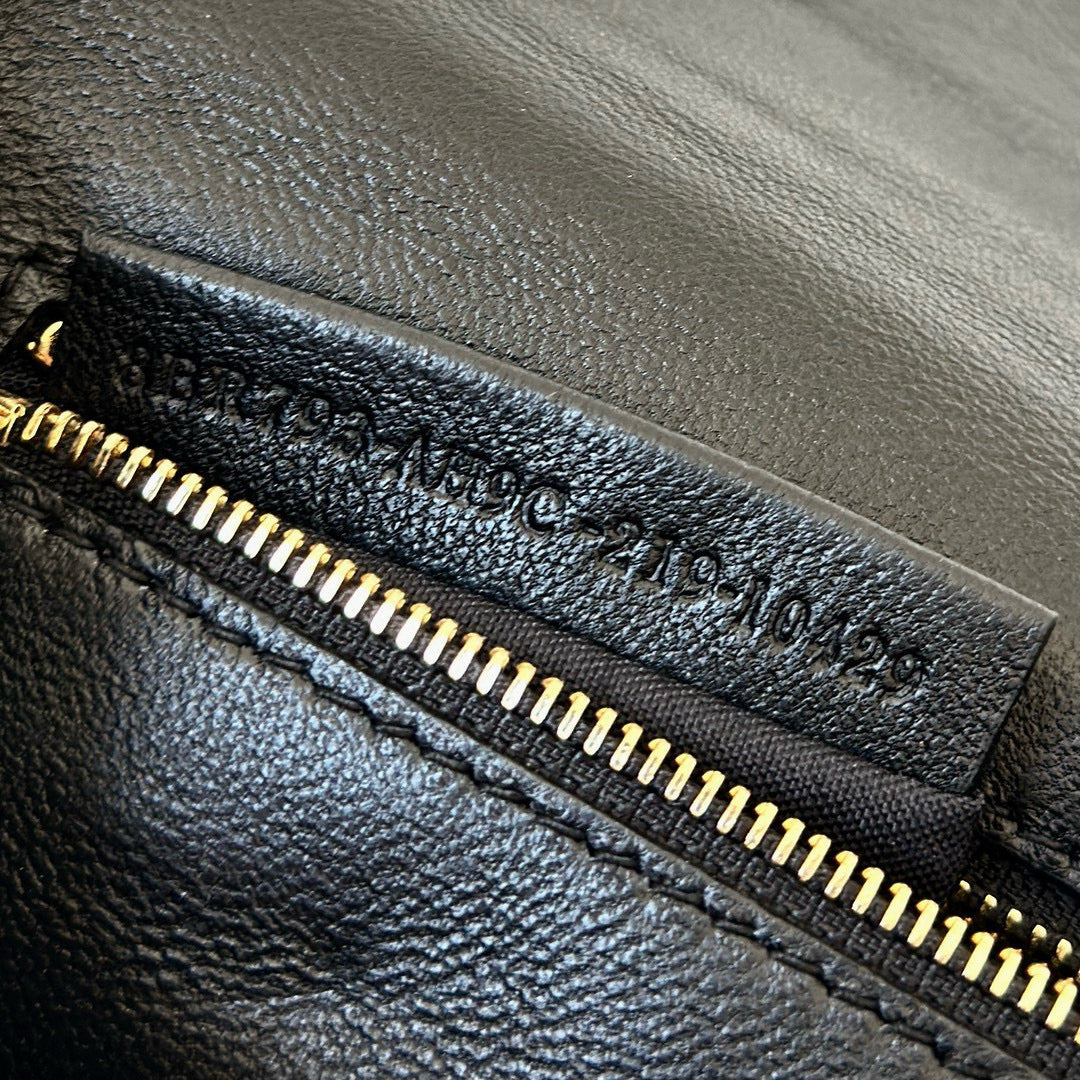 Fendi Baguette