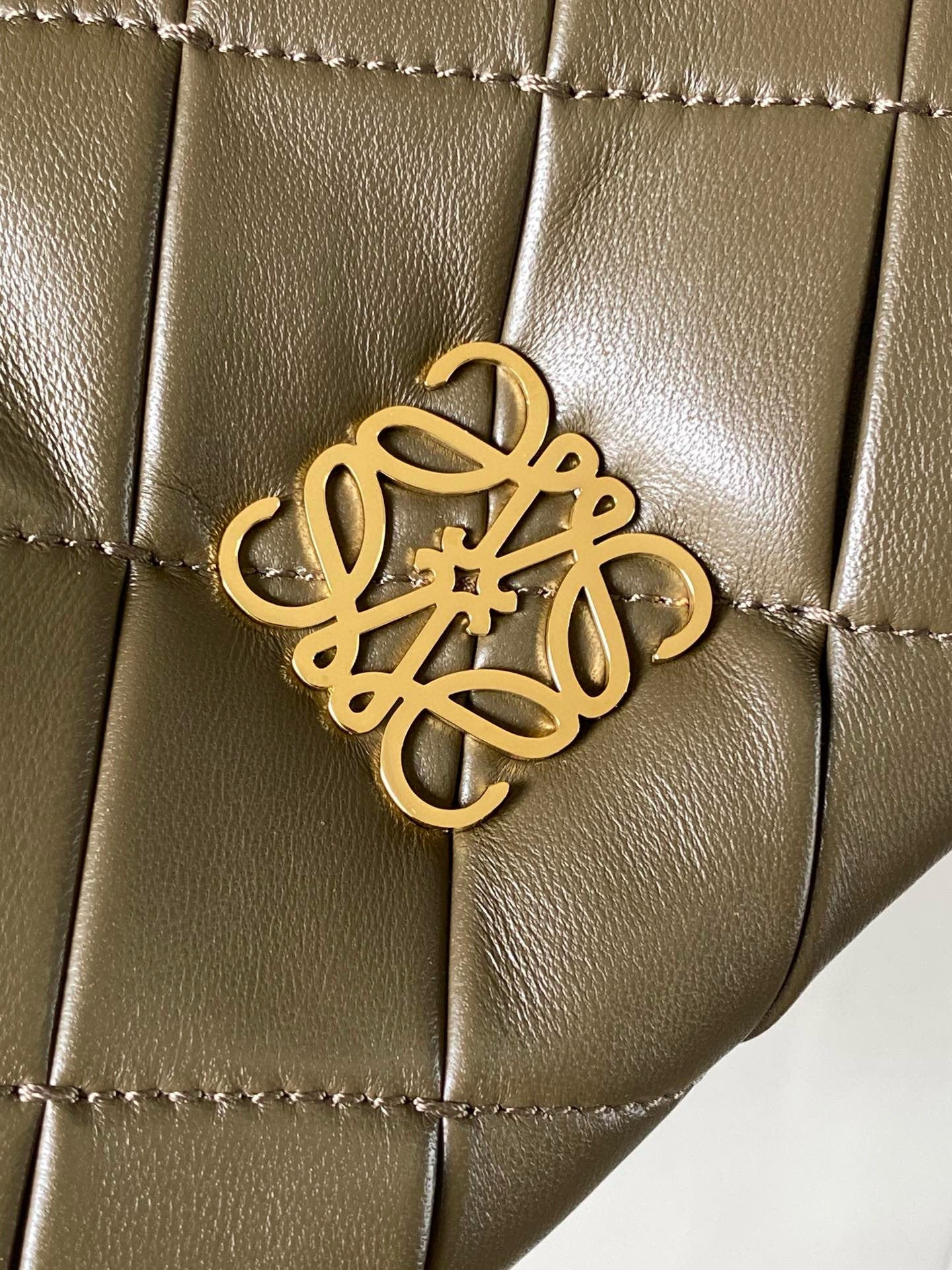 Loewe Goya Puffer