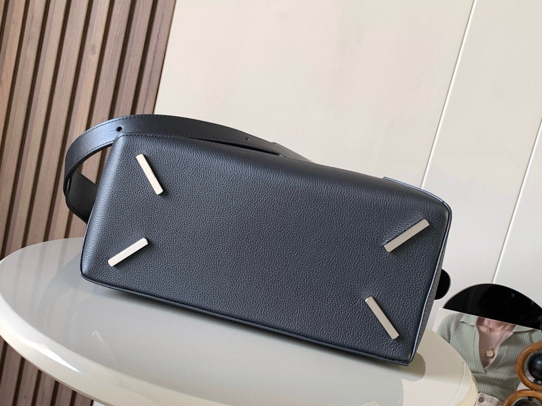 Loewe Puzzle