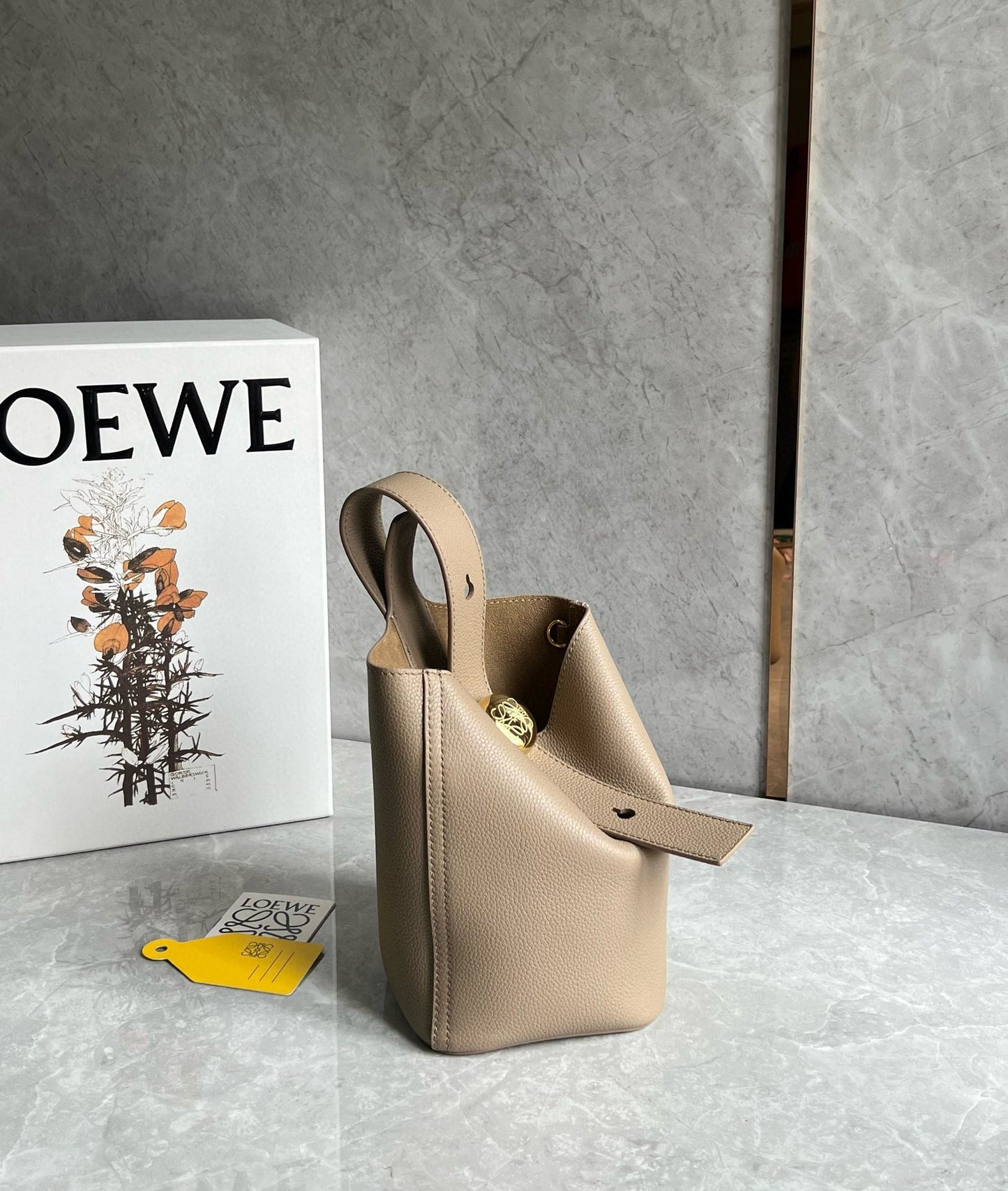 Loewe Mini Pebble