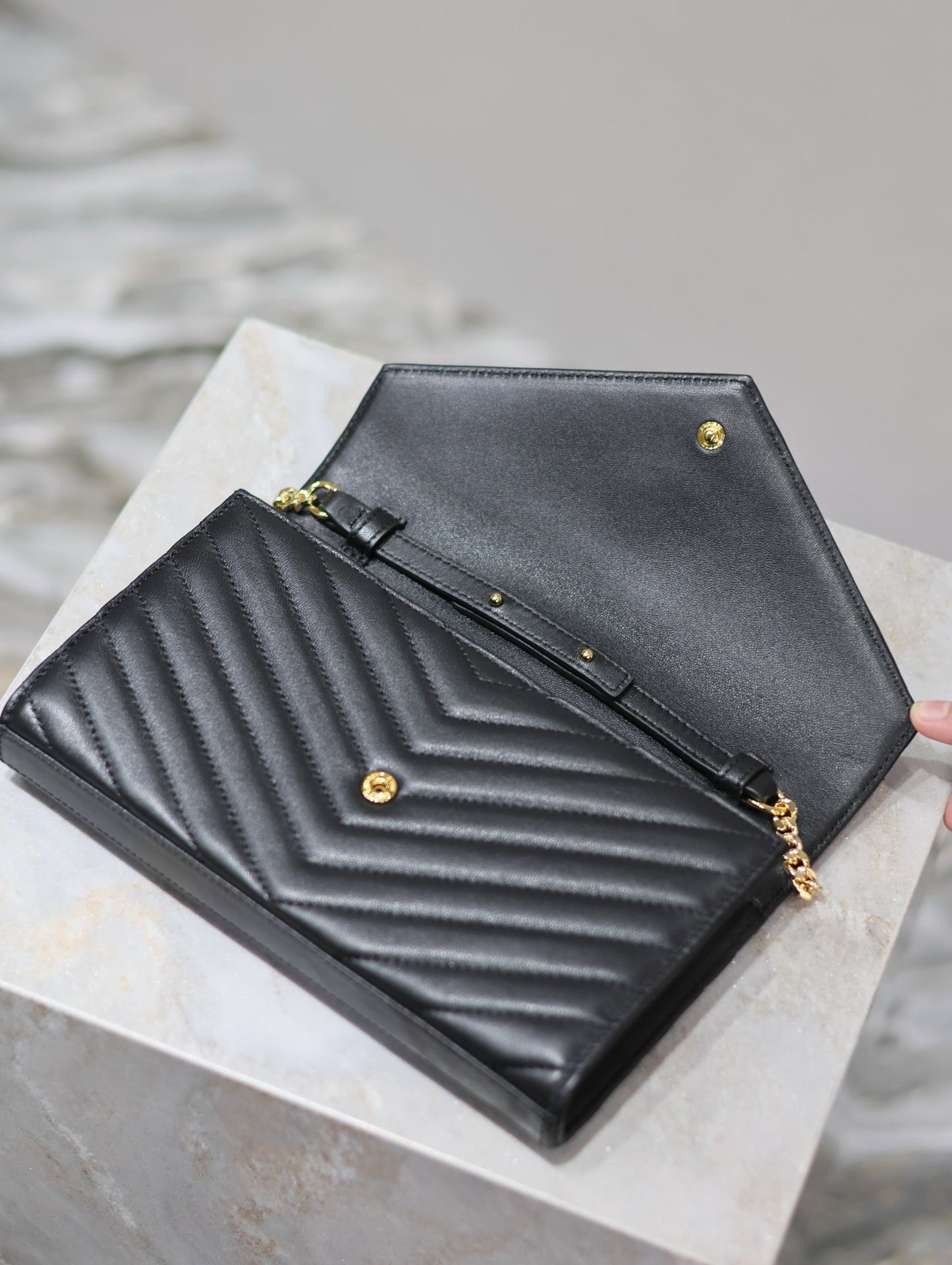 YSL Envelope 22.5cm