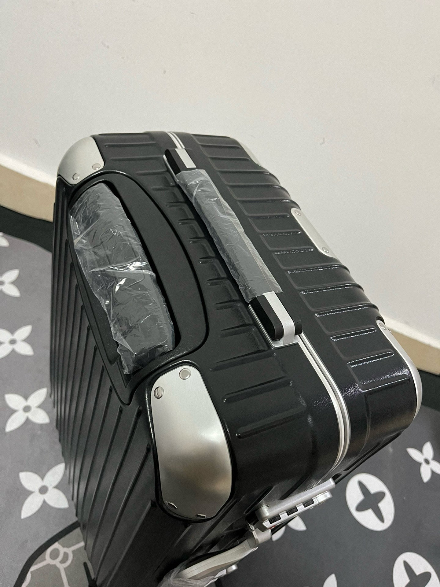 Rimowa Luggage Hybrid