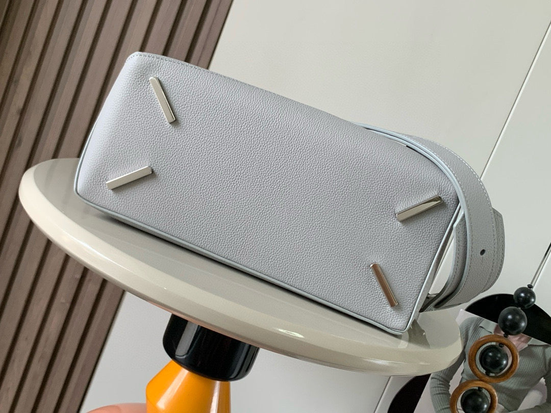 Loewe Puzzle
