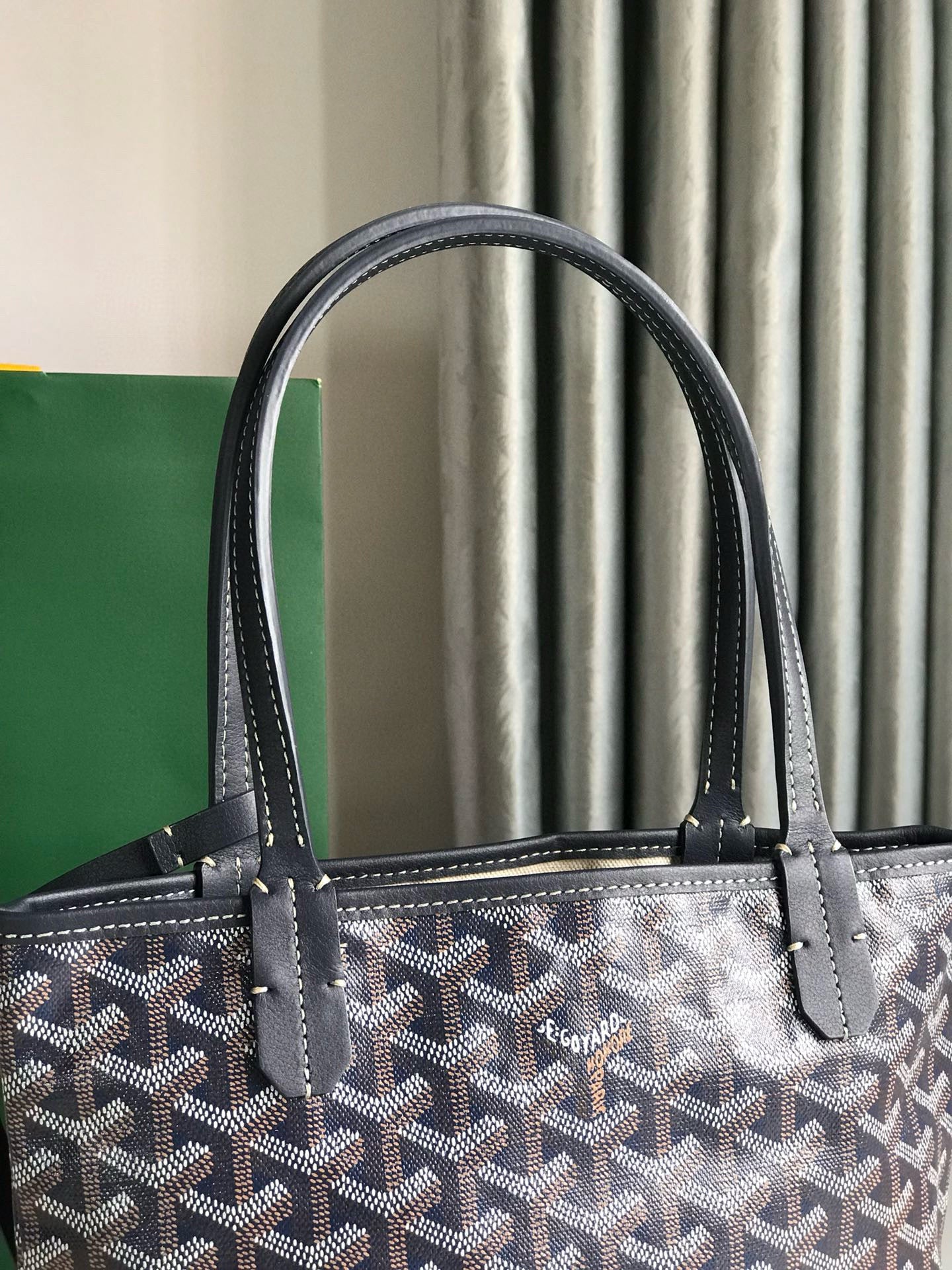 GOYARD BAG 20*19*10