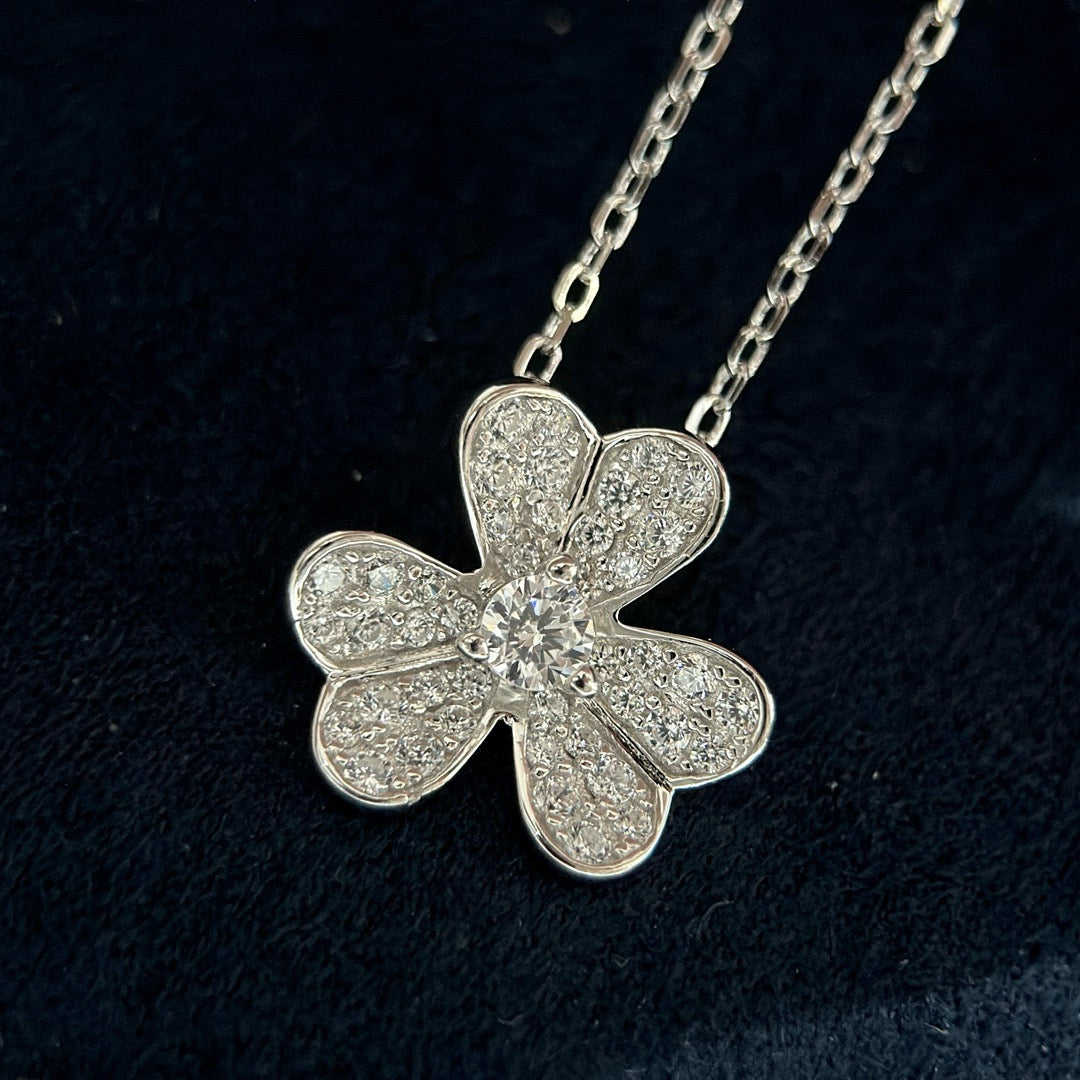 Van Cleef & Arpels Necklace