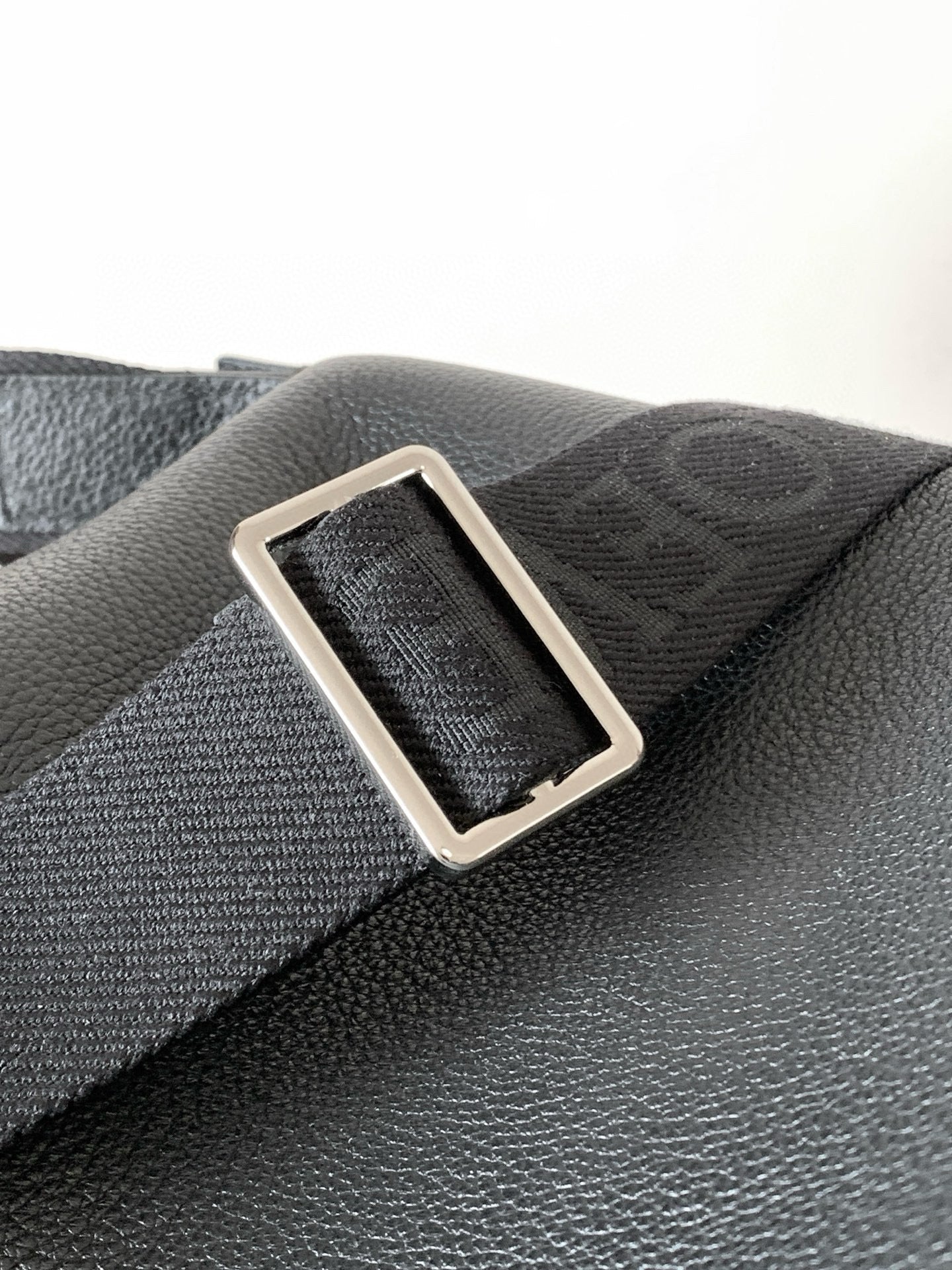 Loewe Cubi