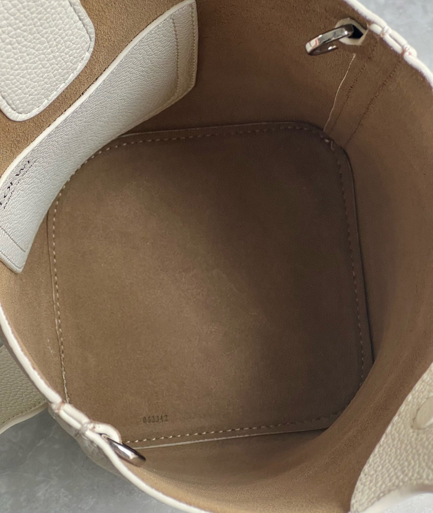 Loewe Mini Pebble