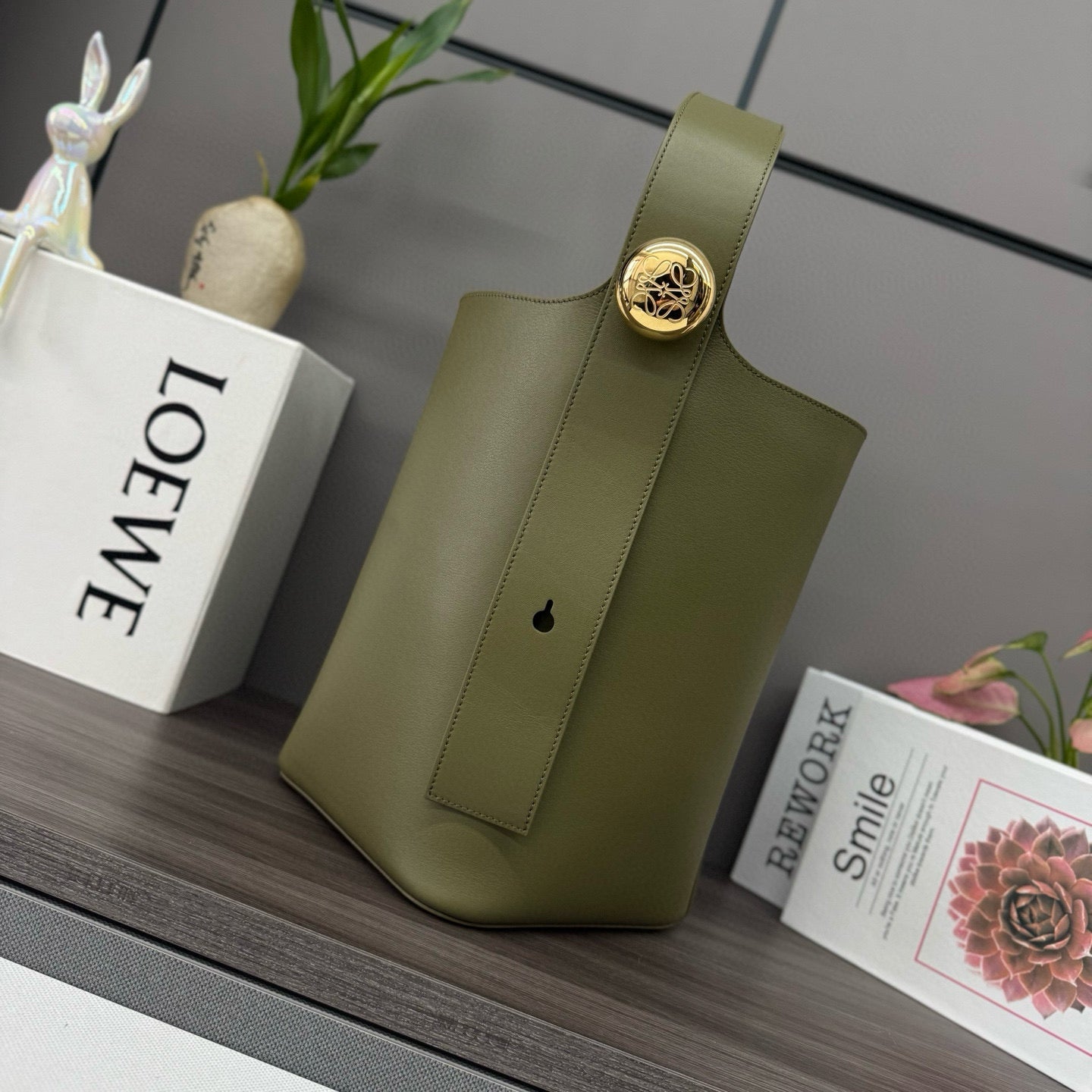 Loewe Pebble Bucket