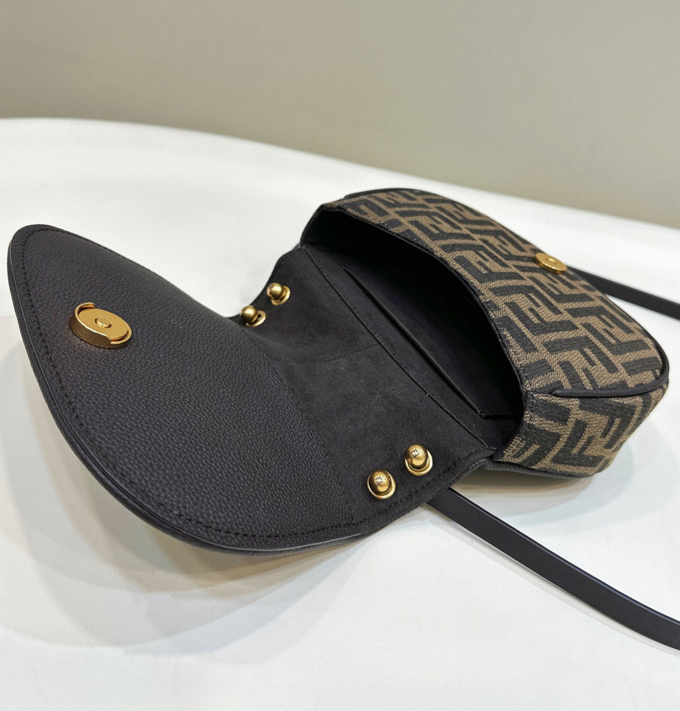 Fendi C'mon Small