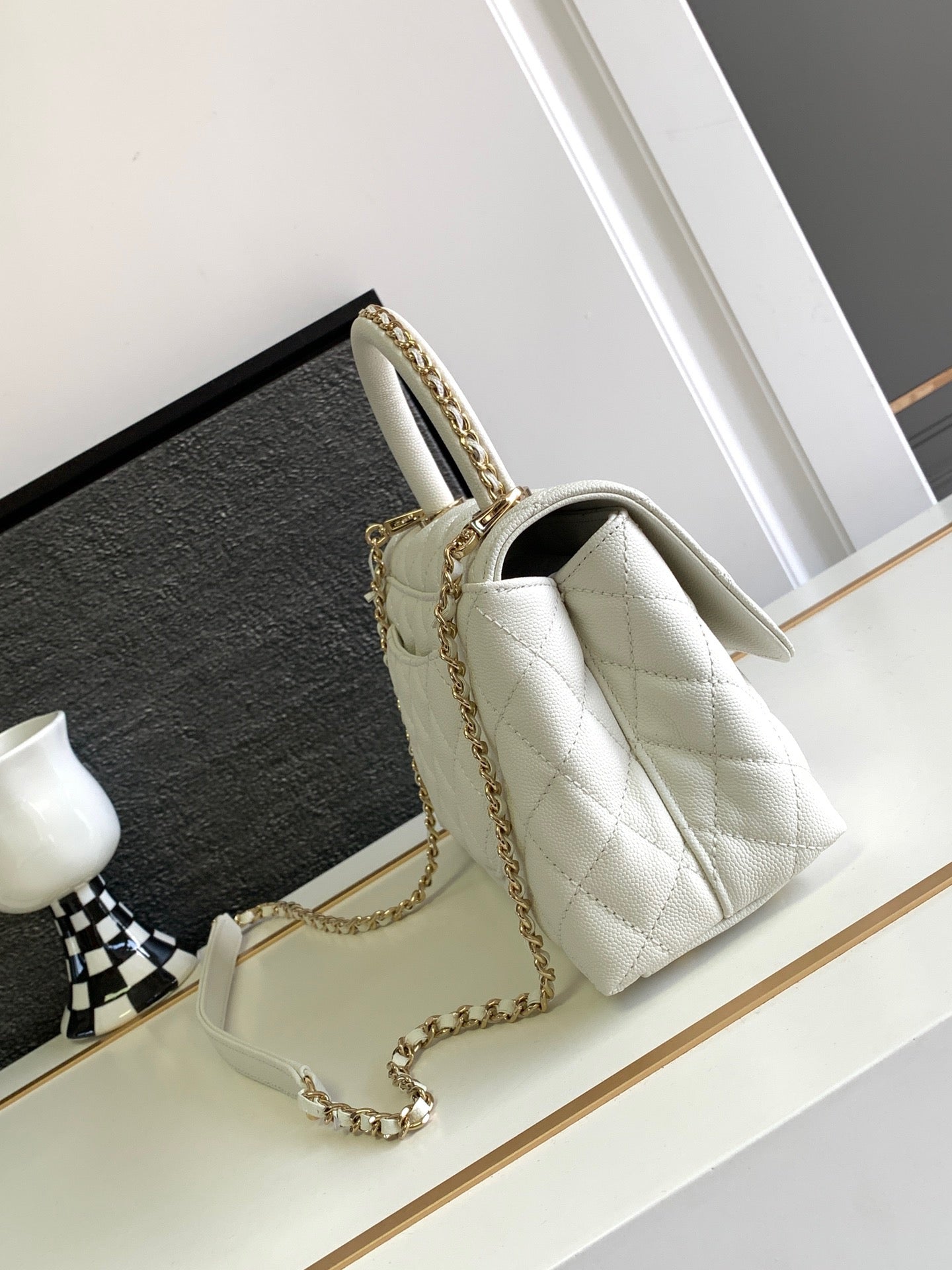 Chanel Coco Handle (23cm)