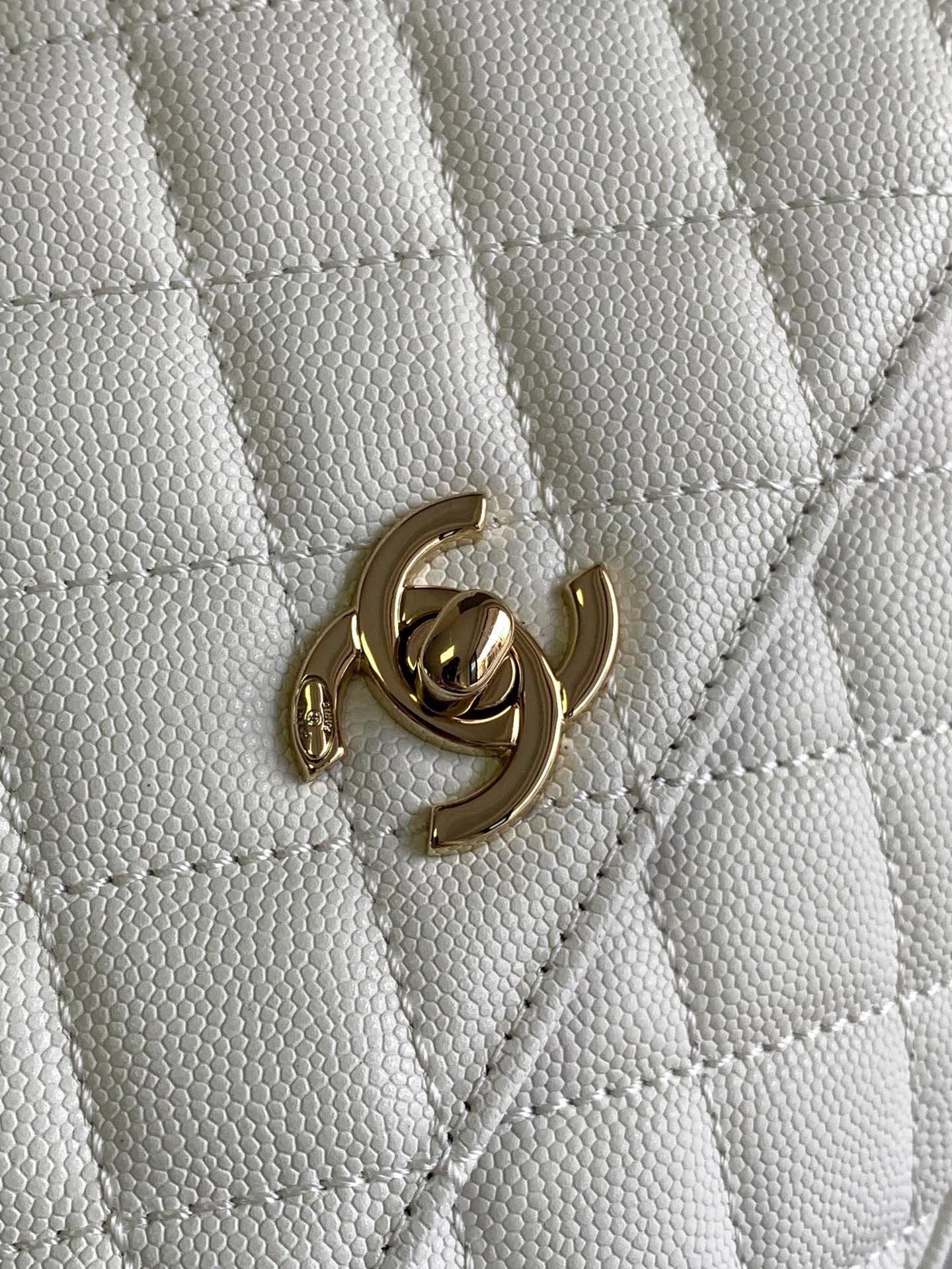 Chanel Coco Handle (23cm)