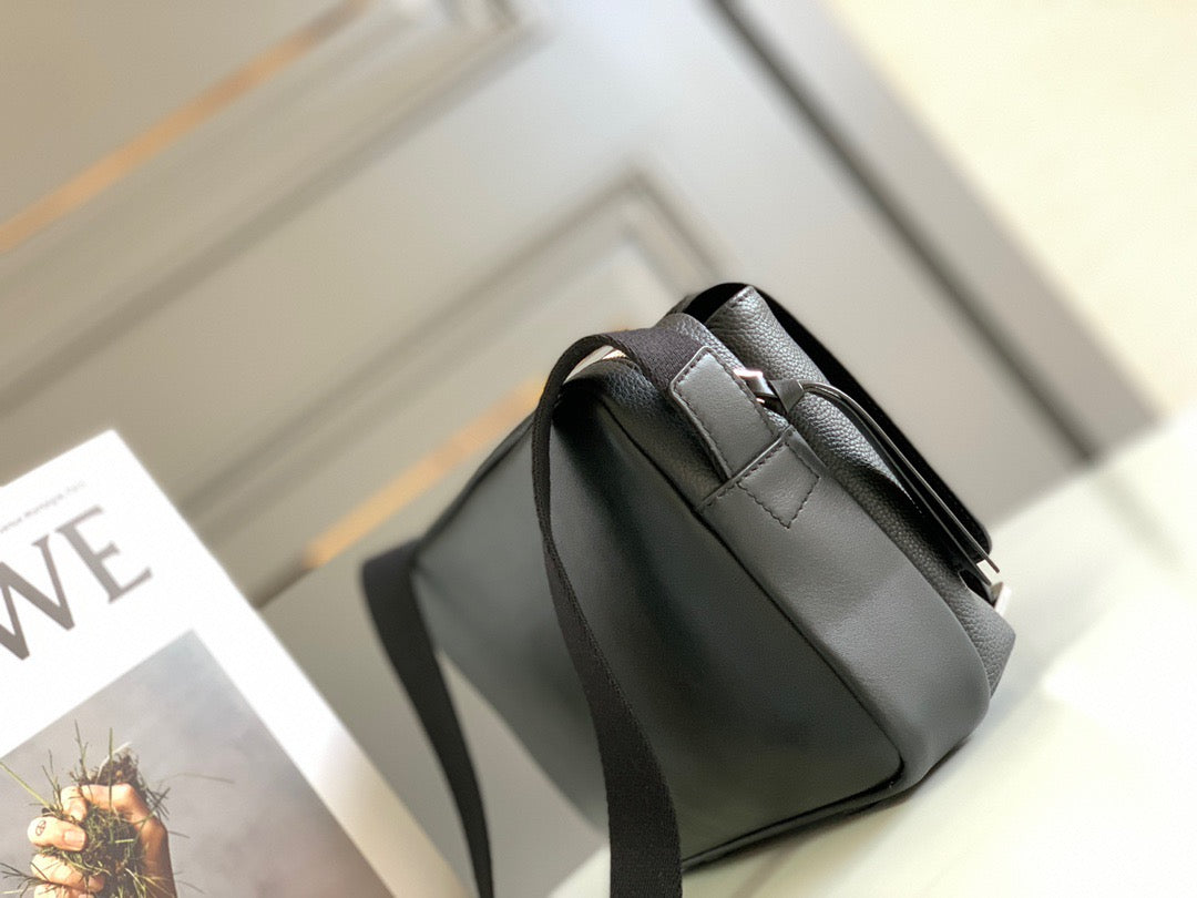 Loewe Messenger Bag