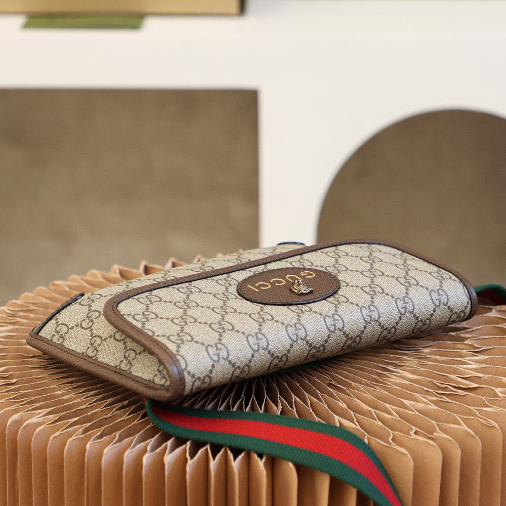 Gucci Supreme Bag
