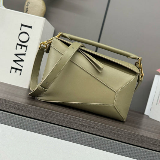 Loewe Puzzle