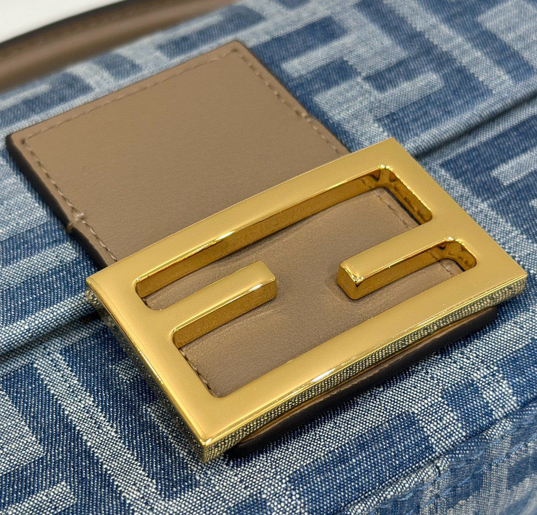 Fendi Baguette Mini