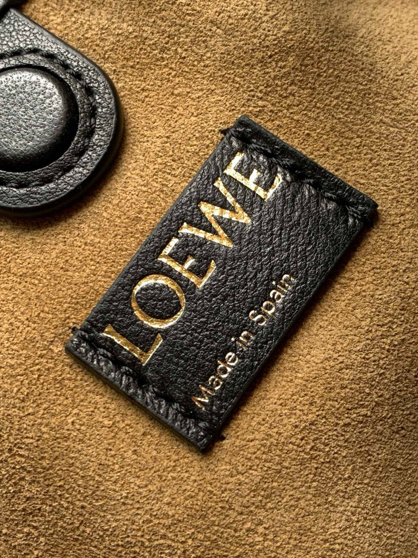 Loewe Flamenco