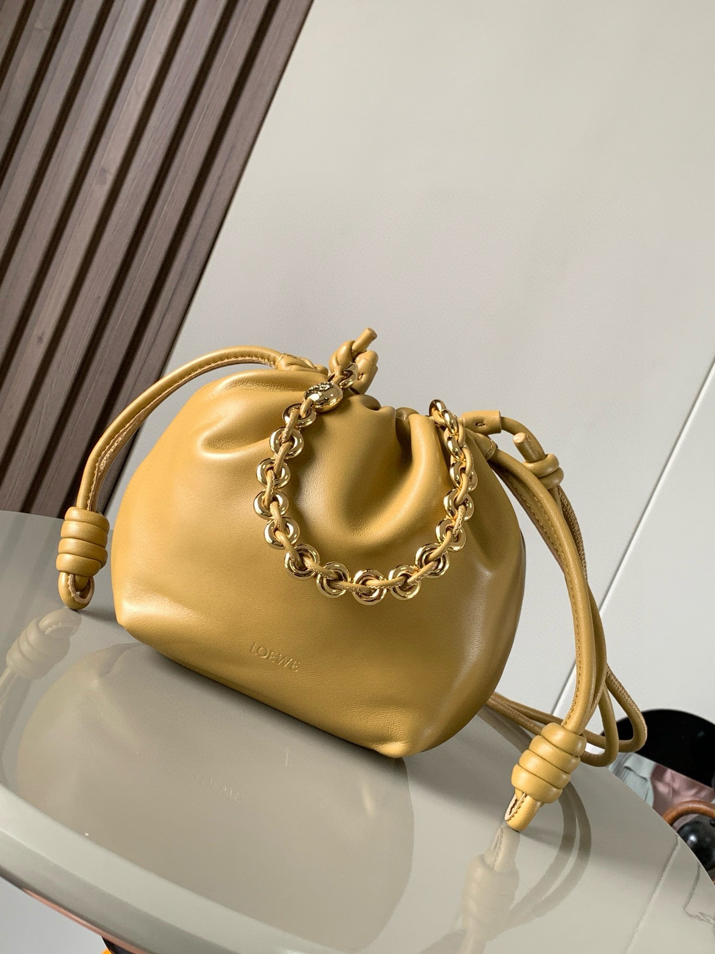 Loewe Flamenco