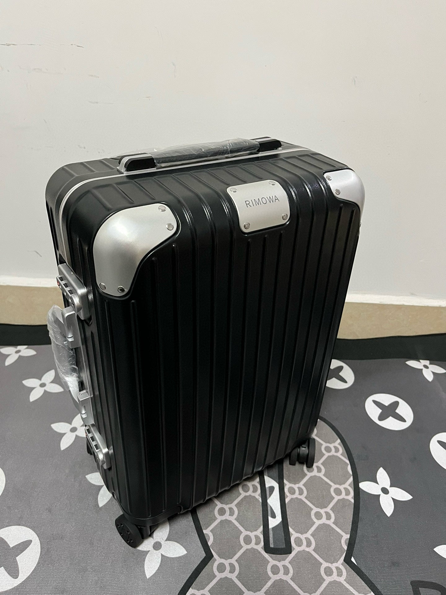 Rimowa Luggage Hybrid