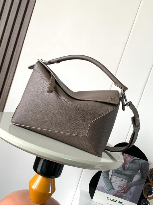 Loewe Puzzle