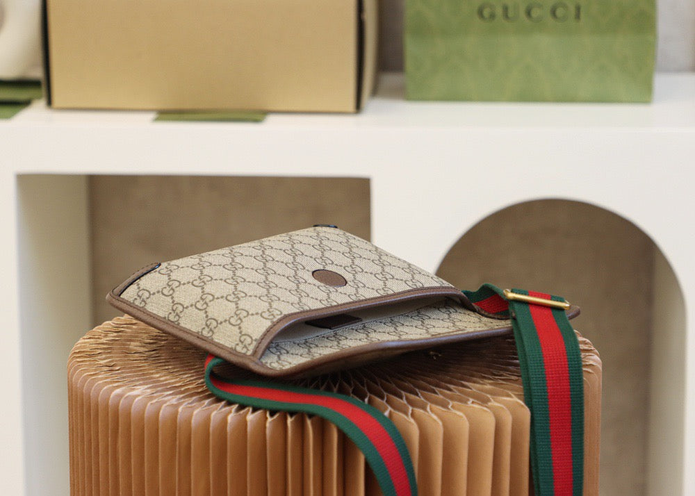 Gucci Supreme Bag