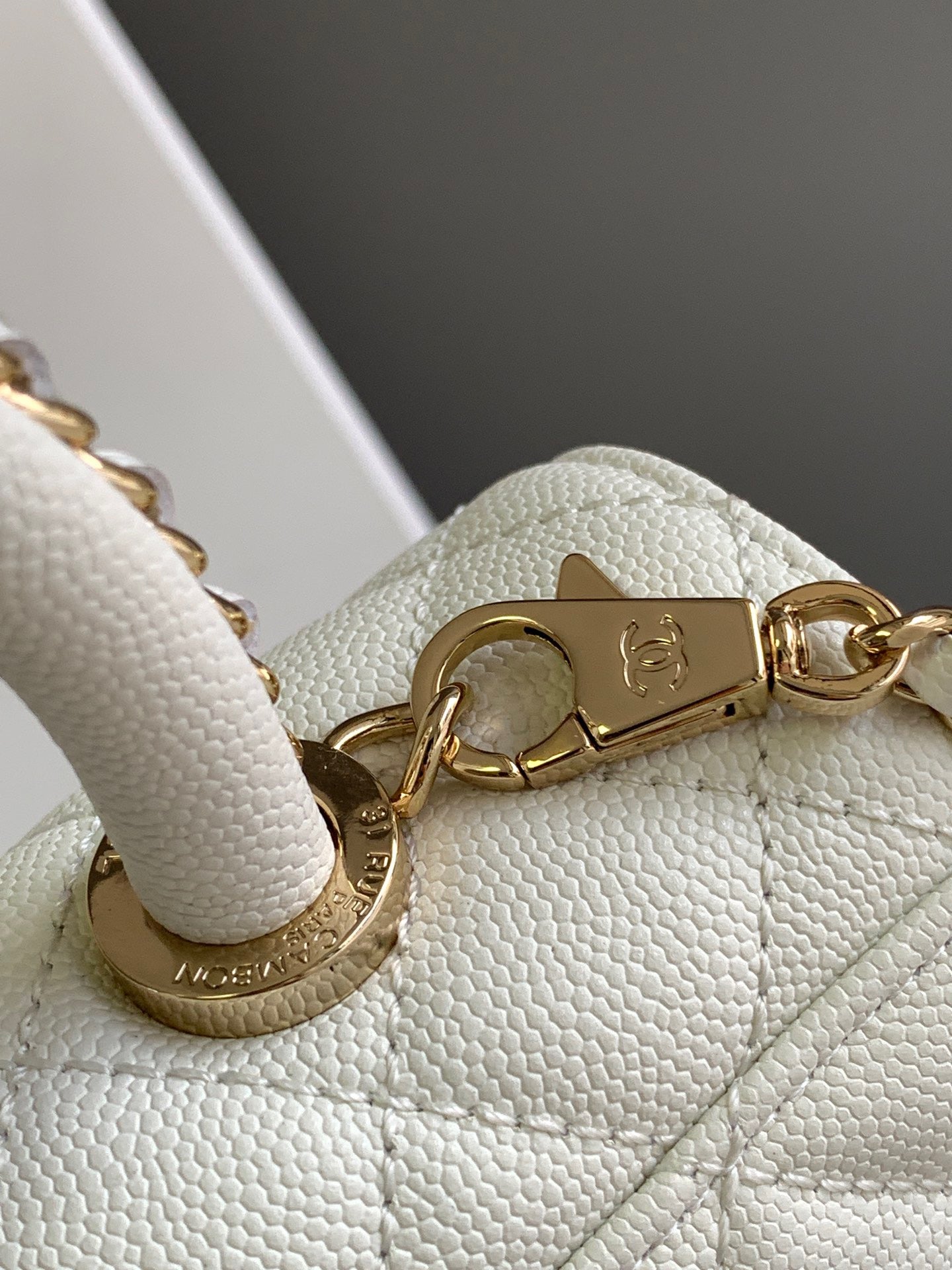 Chanel Coco Handle (23cm)