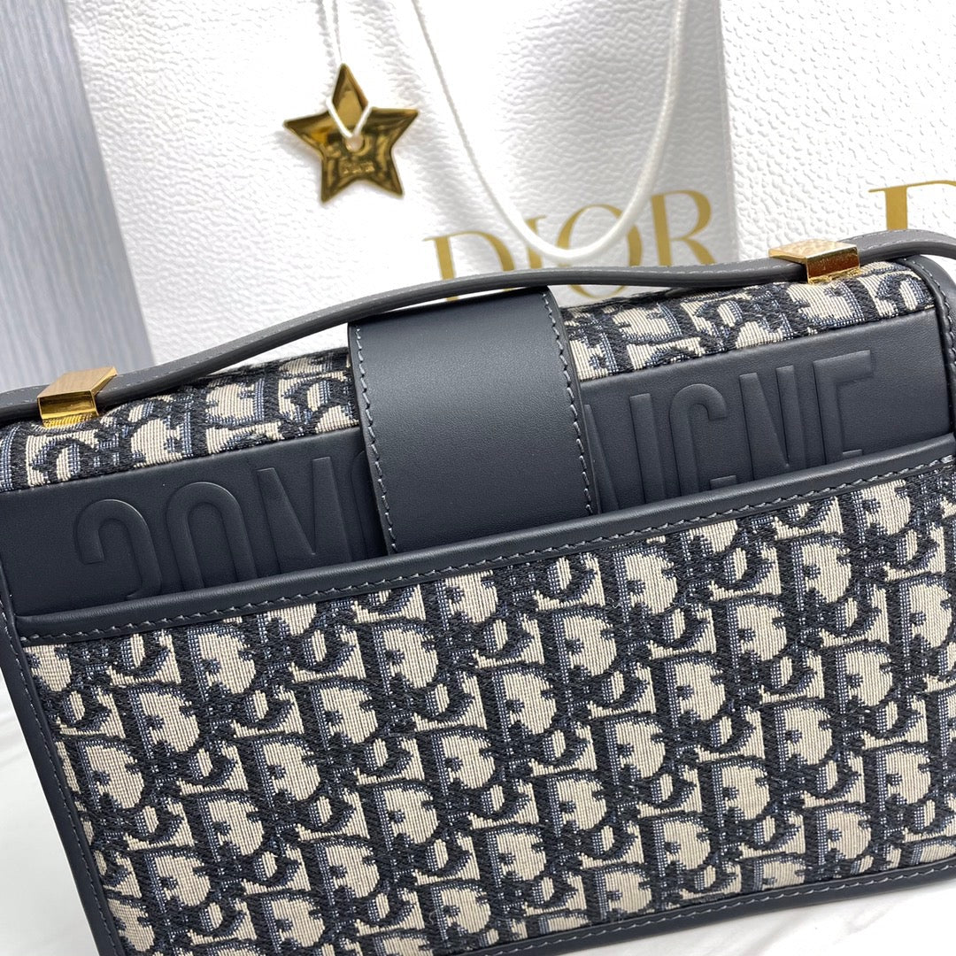 Dior Montaigne