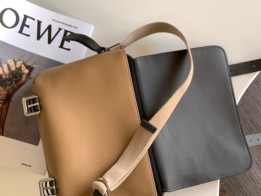 Loewe Messenger Bag