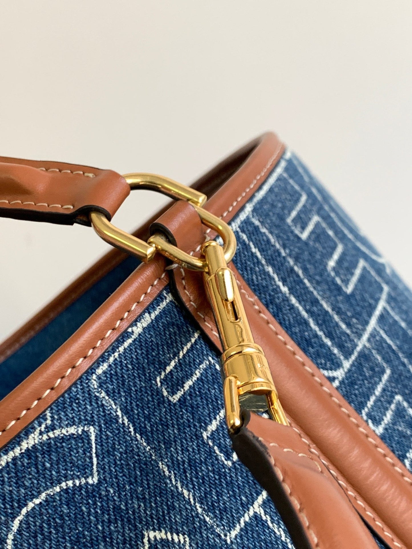 Celine 16 Bucket