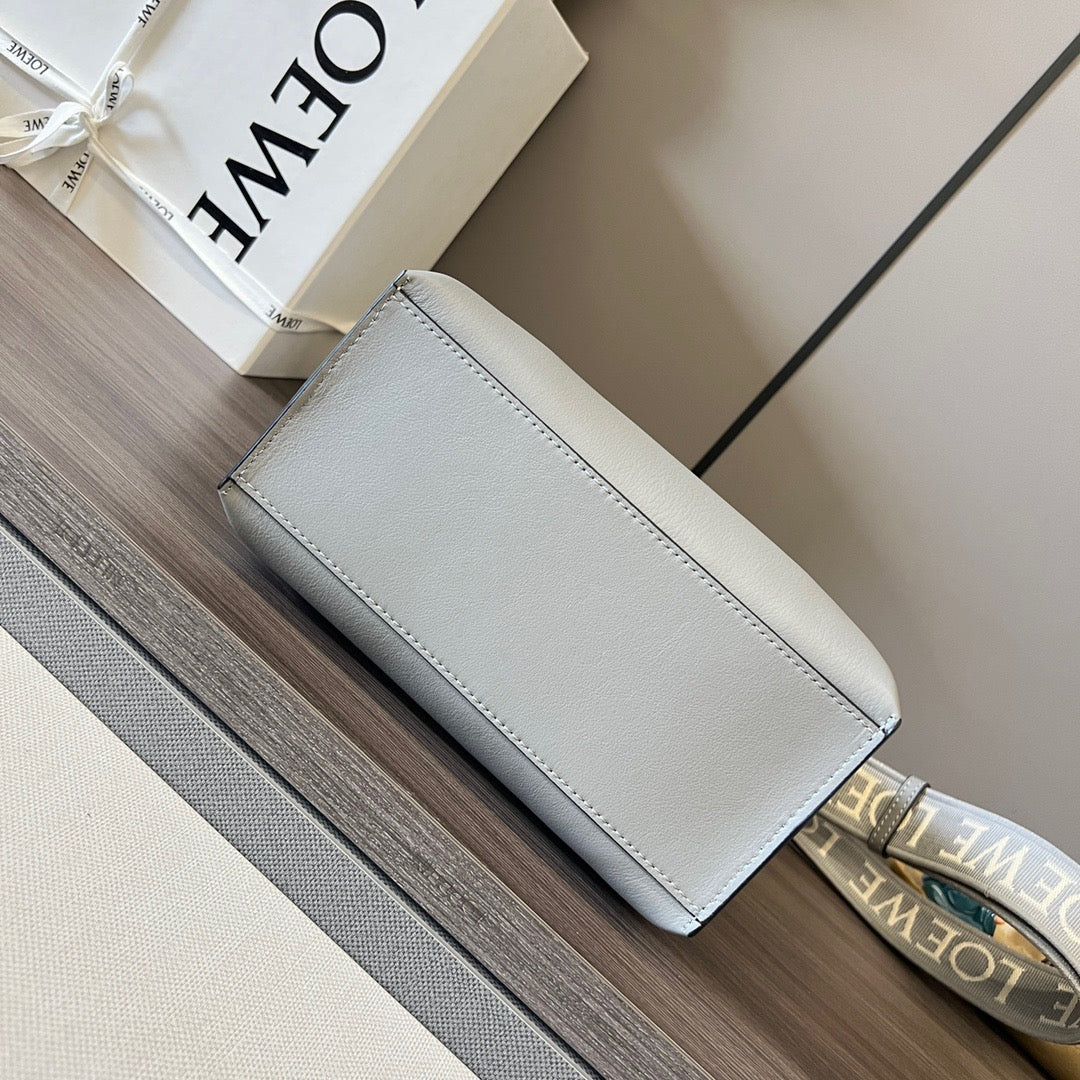 Loewe Messenger Bag